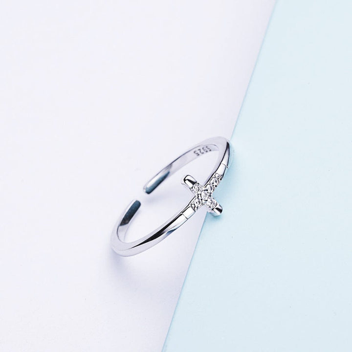 MINI DIAMONDS CROSS RING - (ADJUSTABLE)