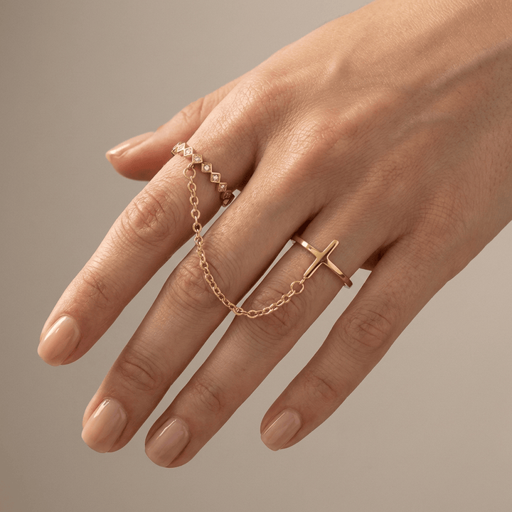 Cross chain ring