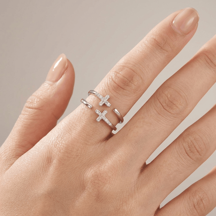 Double cross diamond ring